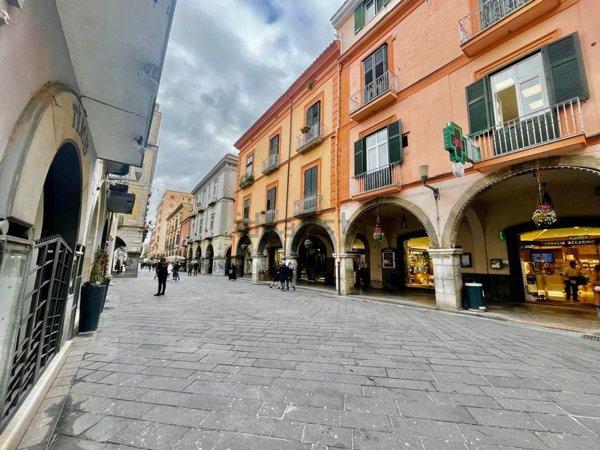locale commerciale in affitto a Cava de' Tirreni