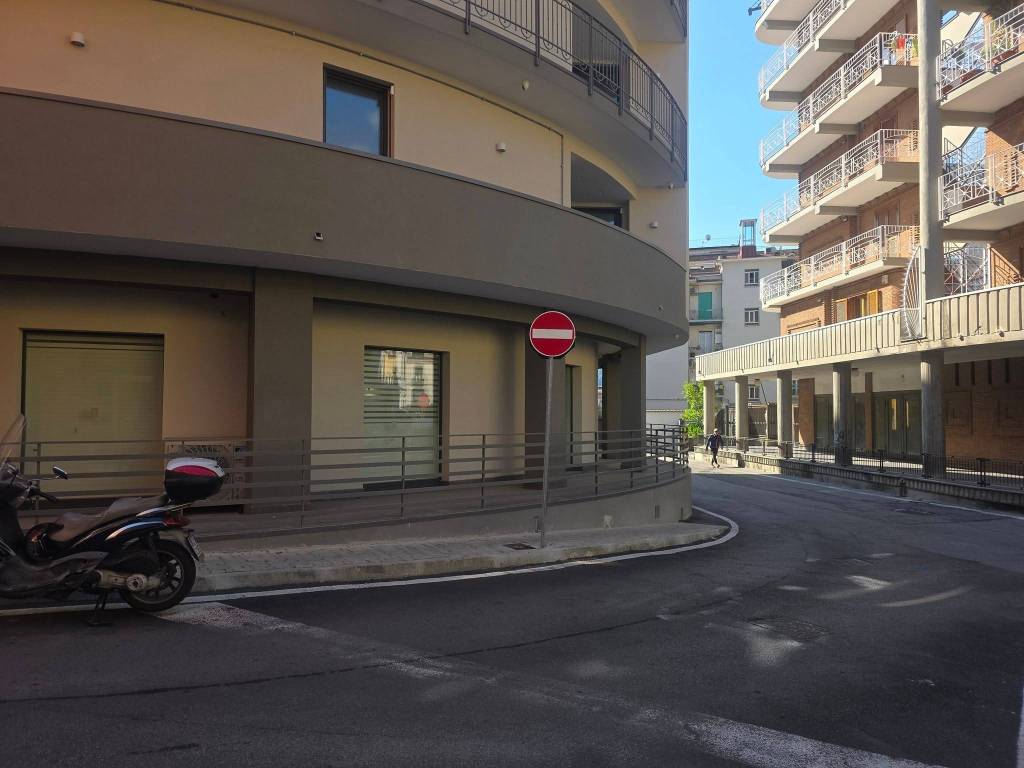 negozio in affitto a Cava de' Tirreni