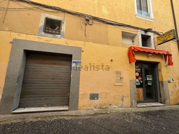 locale commerciale in affitto a Cava de' Tirreni