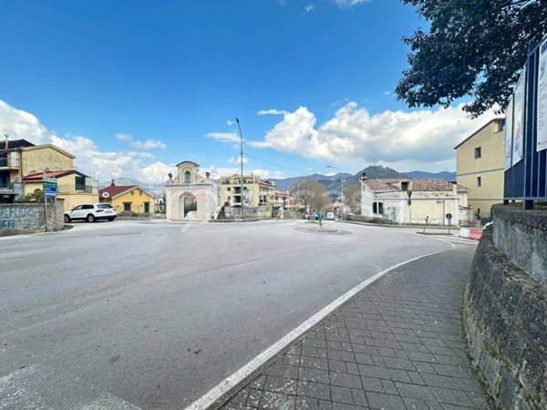 negozio in affitto a Cava de' Tirreni