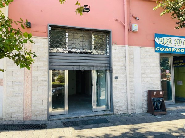 negozio in affitto a Cava de' Tirreni