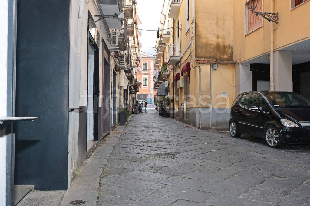 negozio in affitto a Cava de' Tirreni