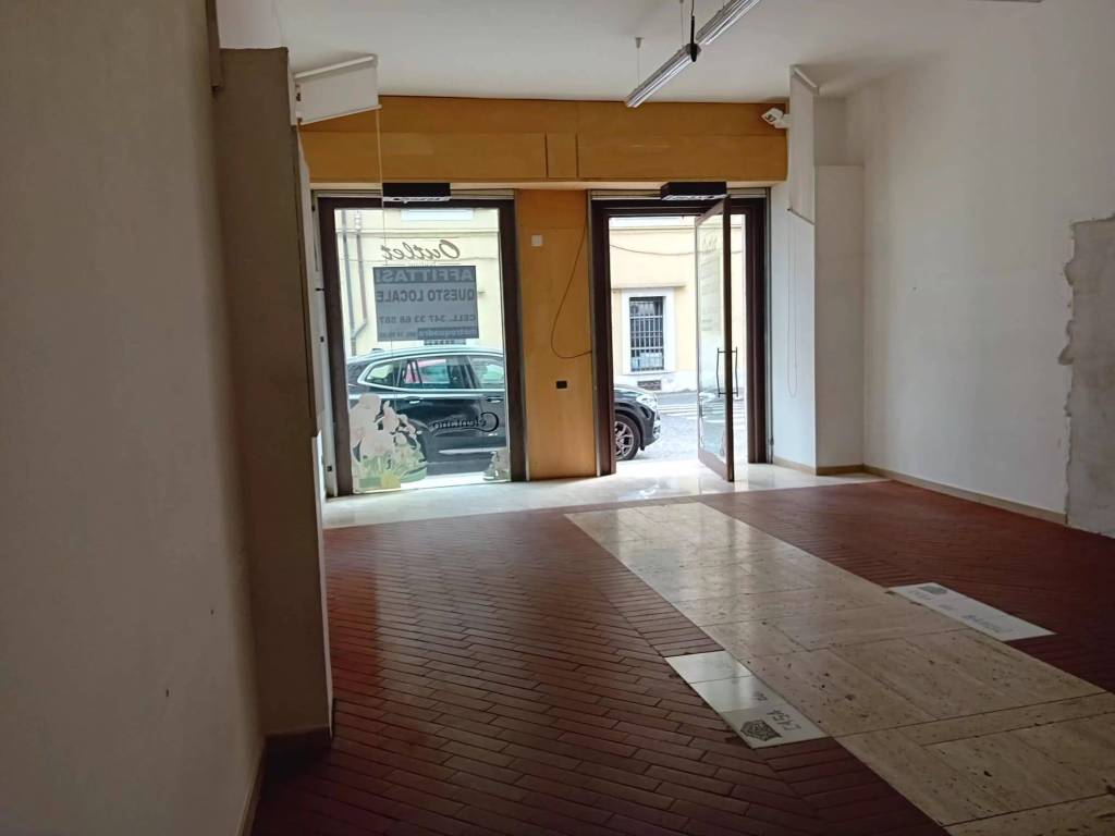 negozio in affitto a Cava de' Tirreni