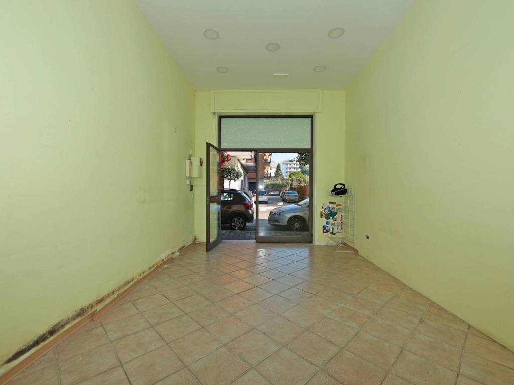 negozio in affitto a Cava de' Tirreni