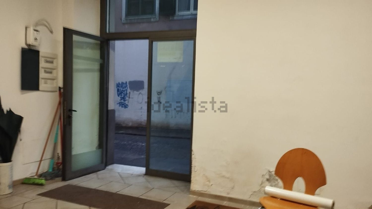locale commerciale a Cava de' Tirreni in zona Centro Storico / Scacciaventi