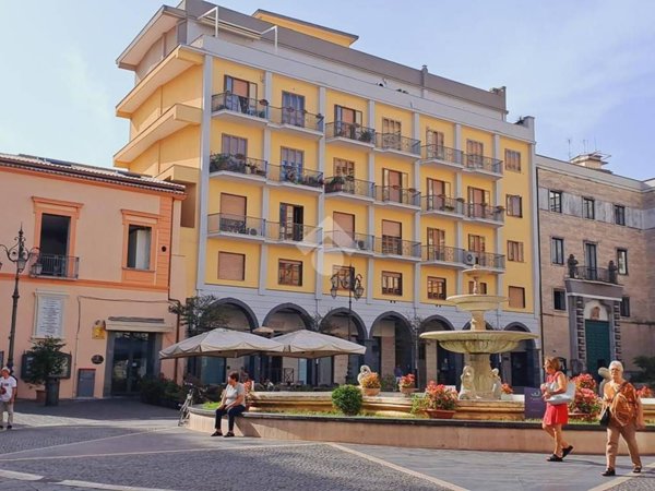 negozio in affitto a Cava de' Tirreni in zona Centro Storico / Scacciaventi
