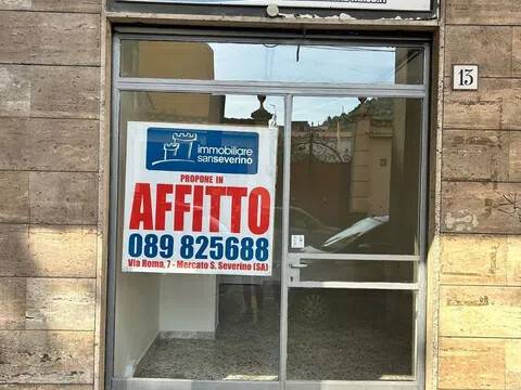 negozio in affitto a Cava de' Tirreni in zona Centro Storico / Scacciaventi
