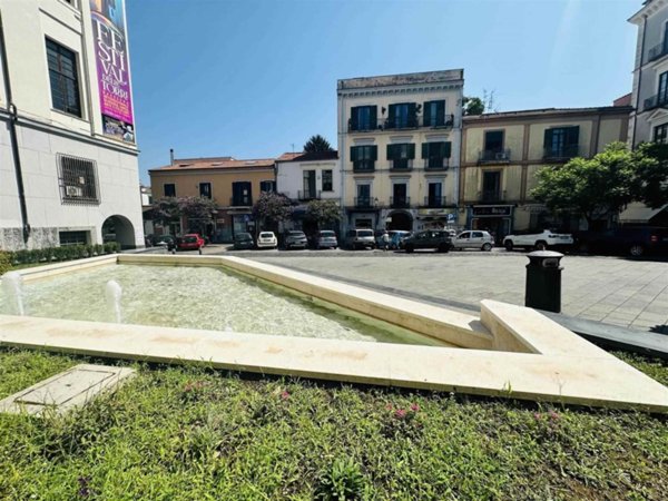 negozio in affitto a Cava de' Tirreni in zona Centro Storico / Scacciaventi