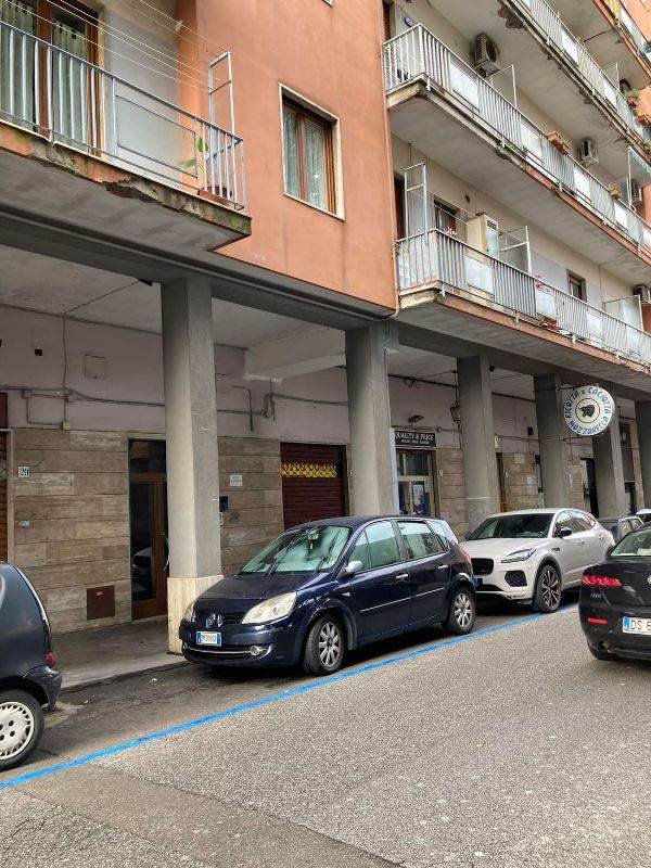 negozio in affitto a Cava de' Tirreni in zona Centro Storico / Scacciaventi