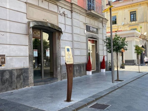 locale commerciale a Cava de' Tirreni in zona Centro Storico / Scacciaventi