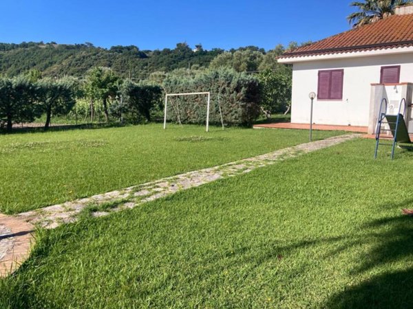 casa indipendente in affitto a Centola in zona Palinuro