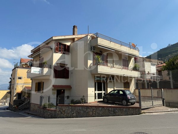 locale commerciale in affitto a Corbara