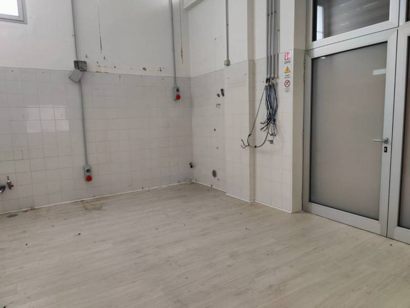 negozio in affitto ad Eboli