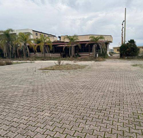negozio in affitto ad Eboli