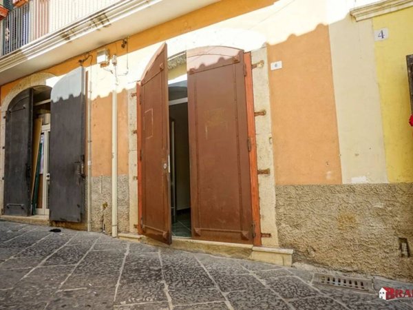 negozio in affitto ad Eboli
