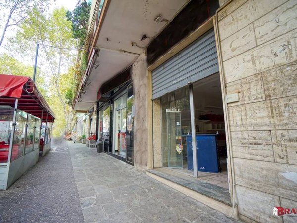 negozio in affitto ad Eboli
