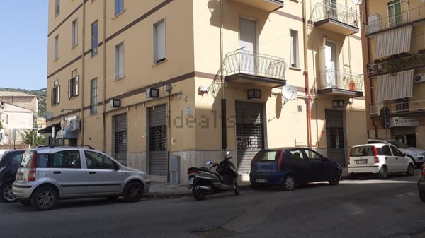 locale commerciale in affitto ad Eboli
