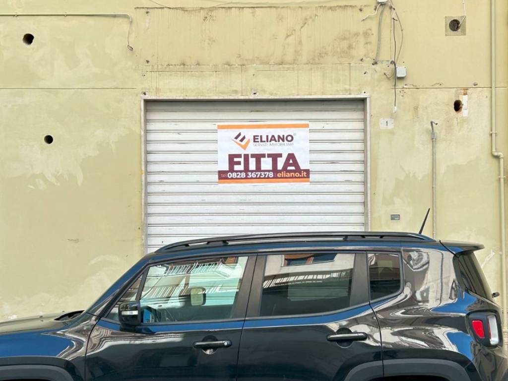negozio in affitto ad Eboli