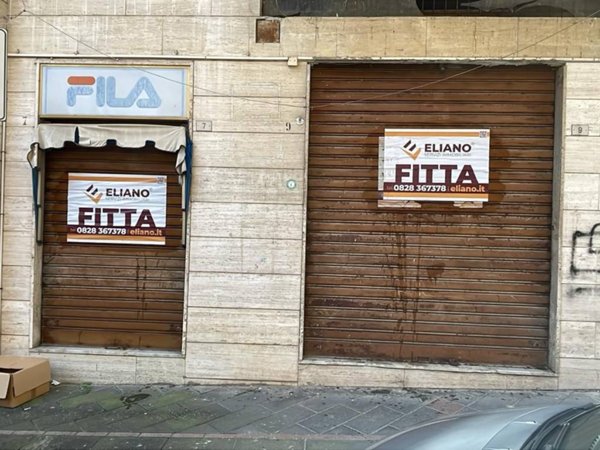 negozio in affitto ad Eboli