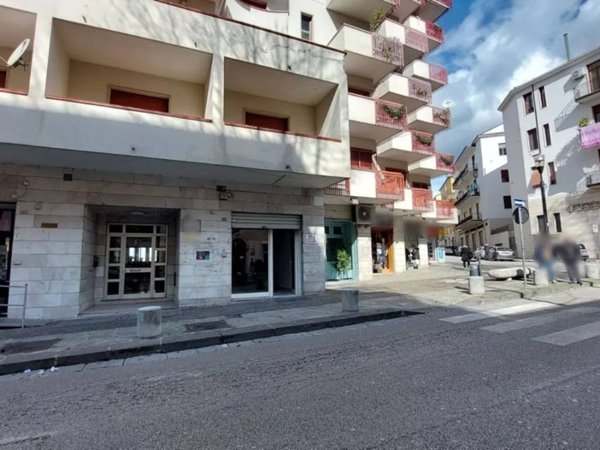 negozio in affitto ad Eboli