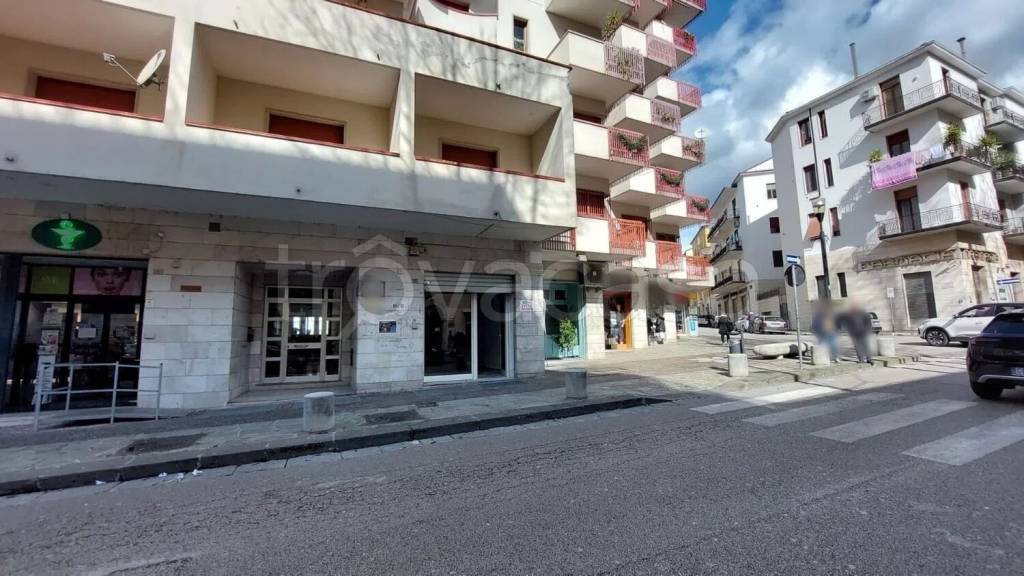negozio in affitto ad Eboli