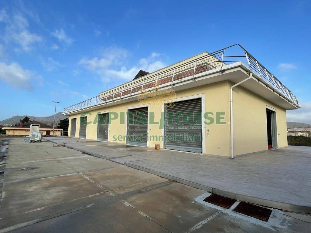 locale commerciale in affitto a Fisciano