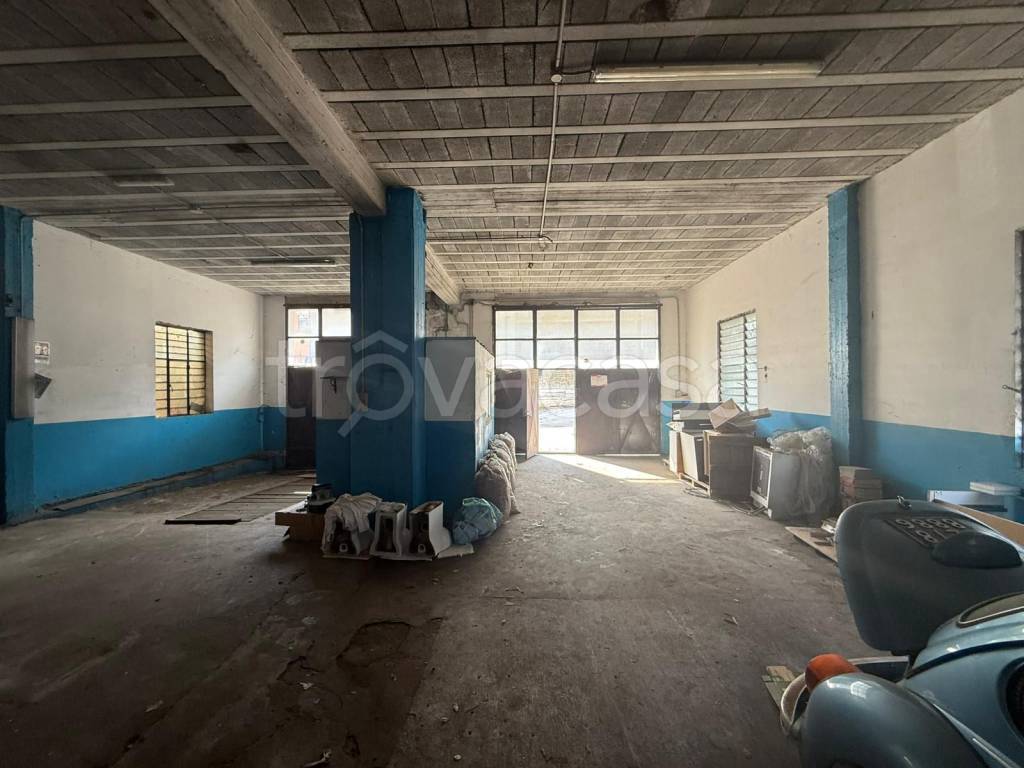 negozio in affitto a Fisciano