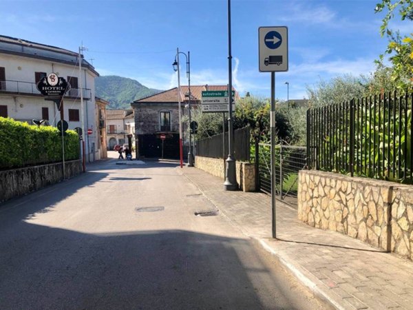 negozio in affitto a Fisciano