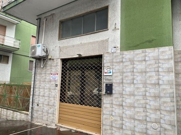 locale commerciale in affitto a Fisciano