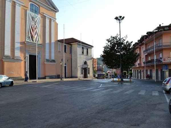 negozio in affitto a Fisciano
