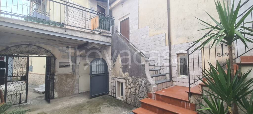 appartamento in affitto a Giffoni Sei Casali in zona Prepezzano