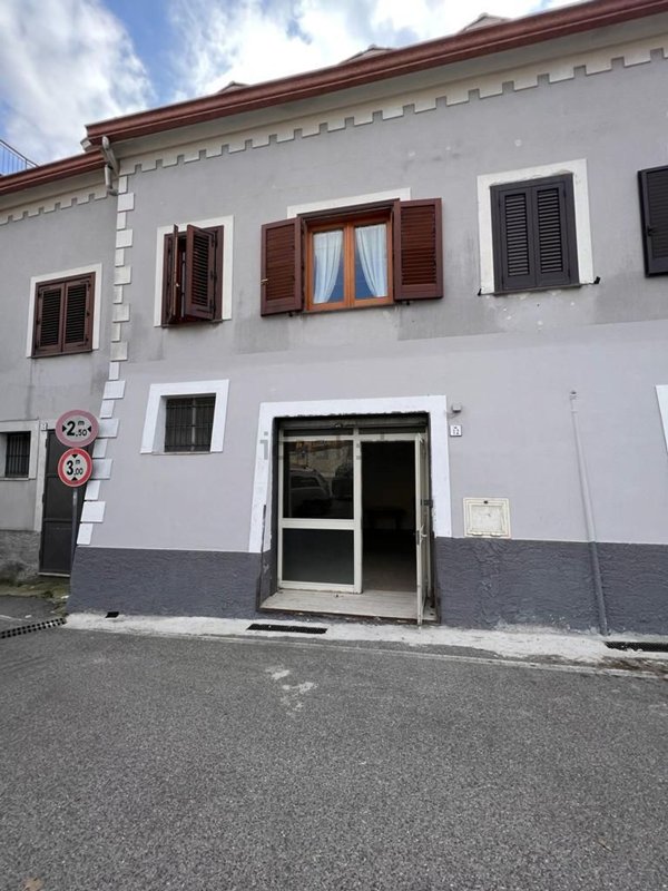 locale commerciale in affitto a Giffoni Valle Piana