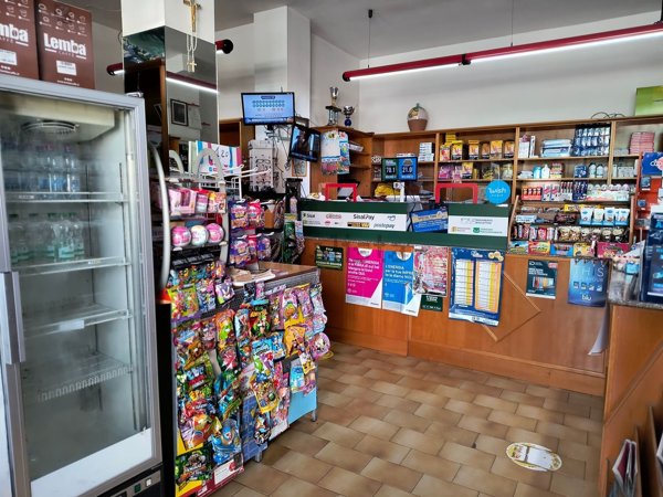 locale commerciale in affitto a Giffoni Valle Piana