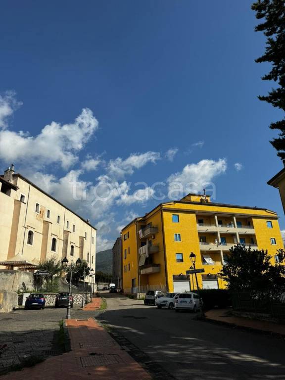 appartamento in affitto a Giffoni Valle Piana