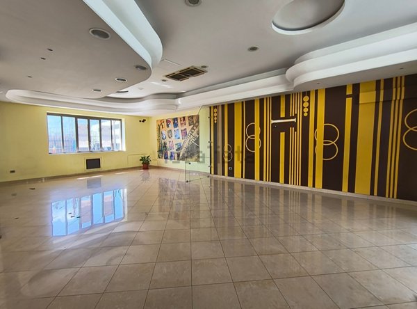 locale commerciale in affitto a Giffoni Valle Piana