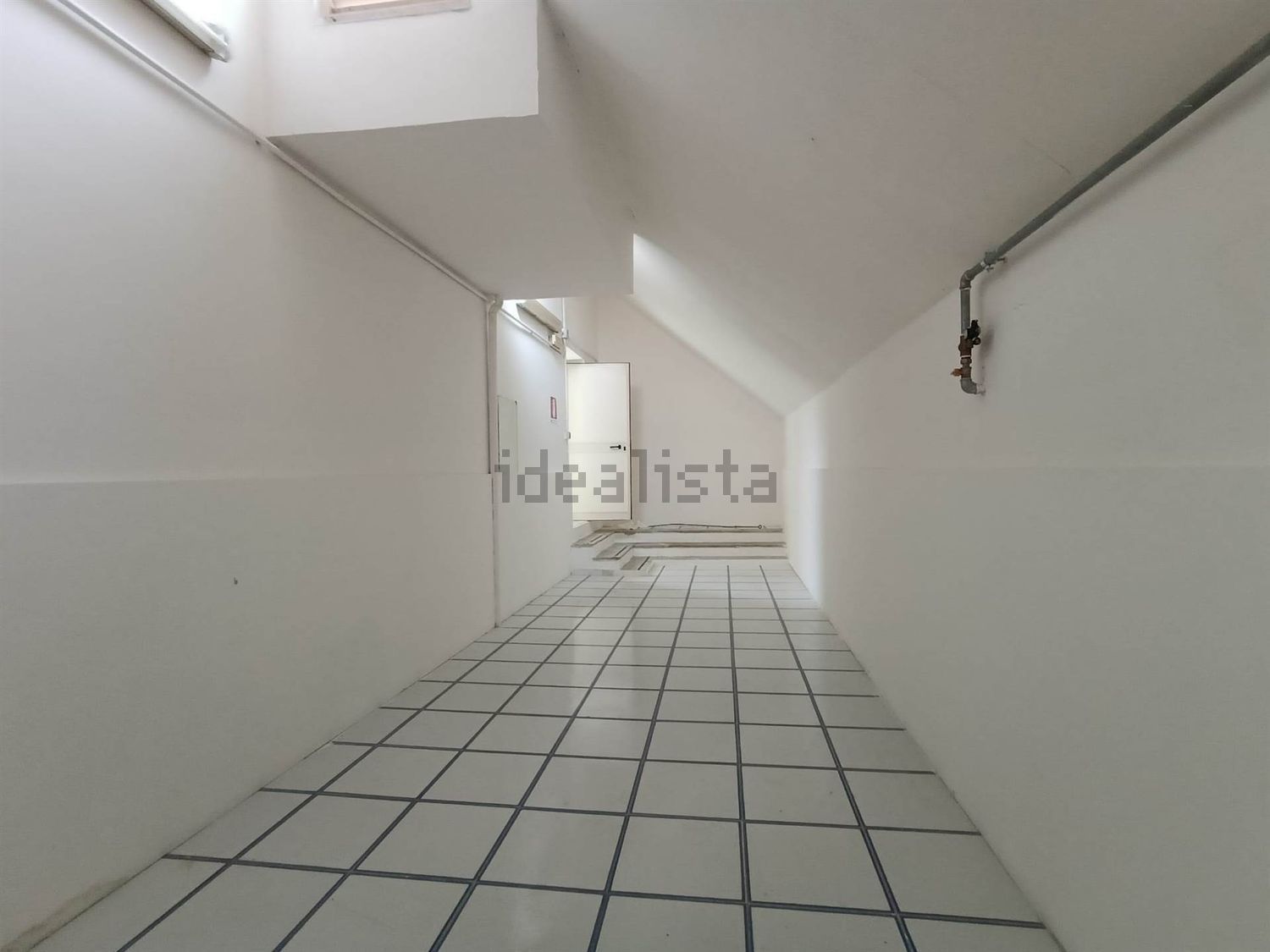 locale di sgombero in affitto a Giffoni Valle Piana