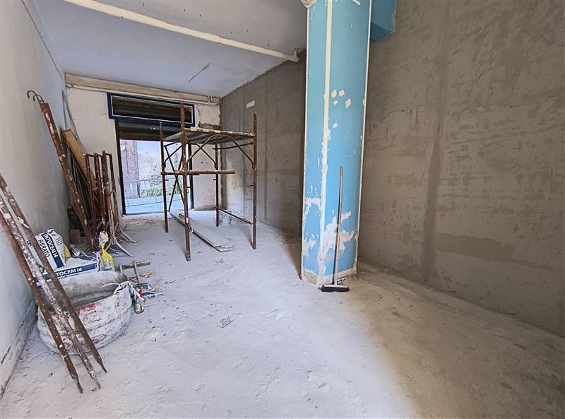 negozio in affitto a Giffoni Valle Piana