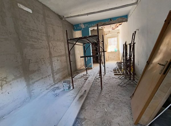 negozio in affitto a Giffoni Valle Piana