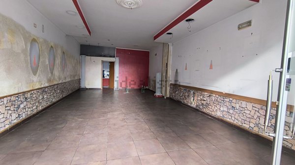 locale commerciale in affitto a Giffoni Valle Piana