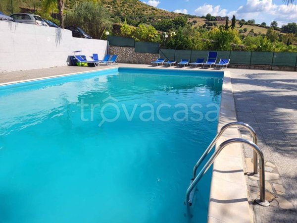 appartamento in vendita a Laureana Cilento