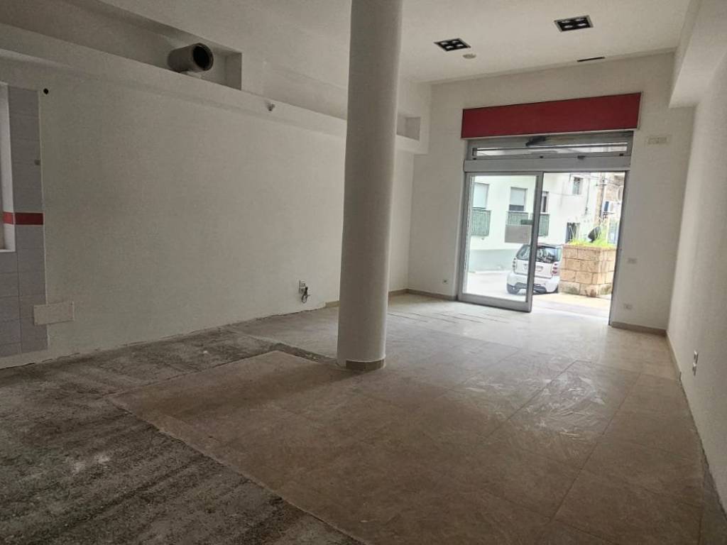 negozio in affitto a Mercato San Severino