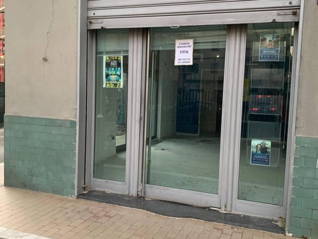 negozio in affitto a Mercato San Severino