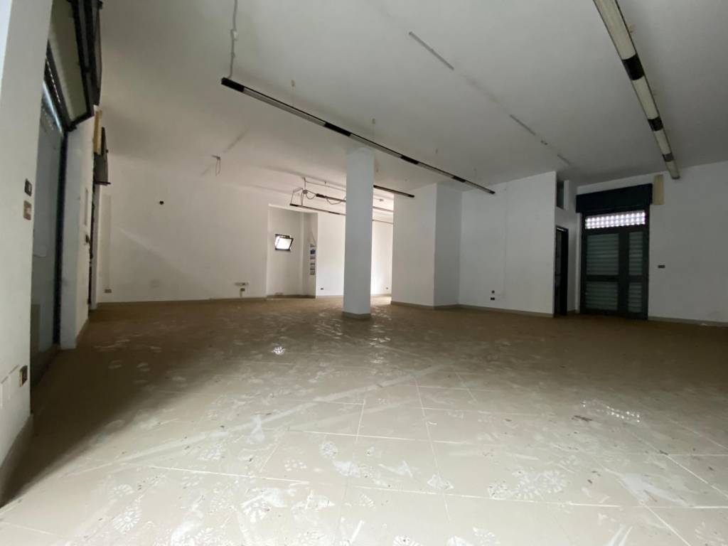 negozio in affitto a Mercato San Severino