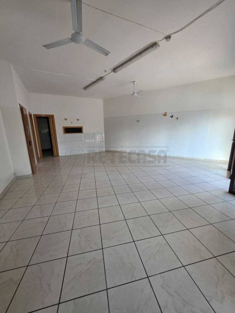 locale commerciale in affitto a Mercato San Severino in zona San Vincenzo