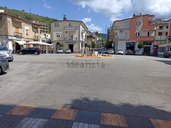 locale commerciale in affitto a Mercato San Severino