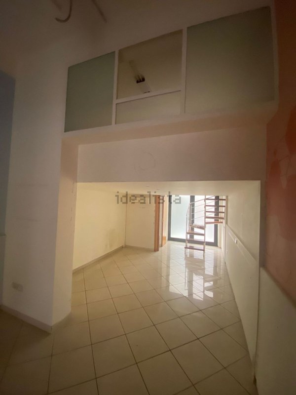 locale commerciale in affitto a Mercato San Severino