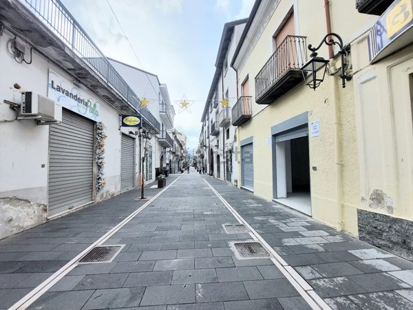 locale commerciale in affitto a Mercato San Severino