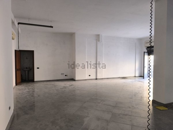 negozio in affitto a Mercato San Severino in zona San Vincenzo