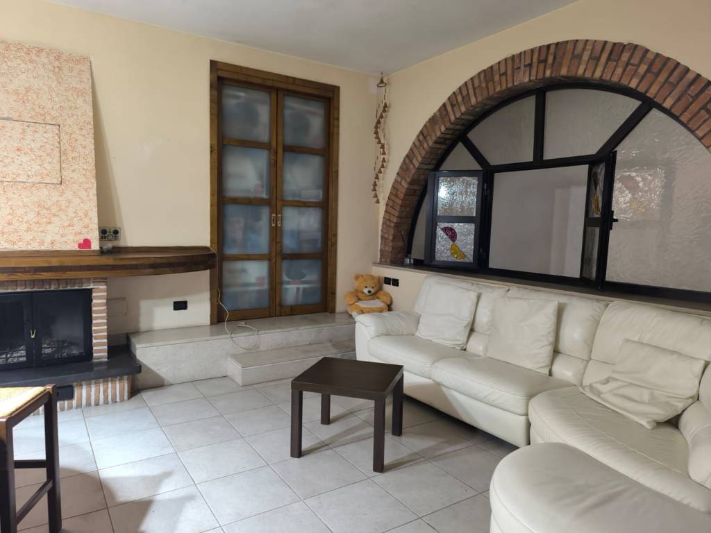 appartamento in affitto a Mercato San Severino in zona Curteri