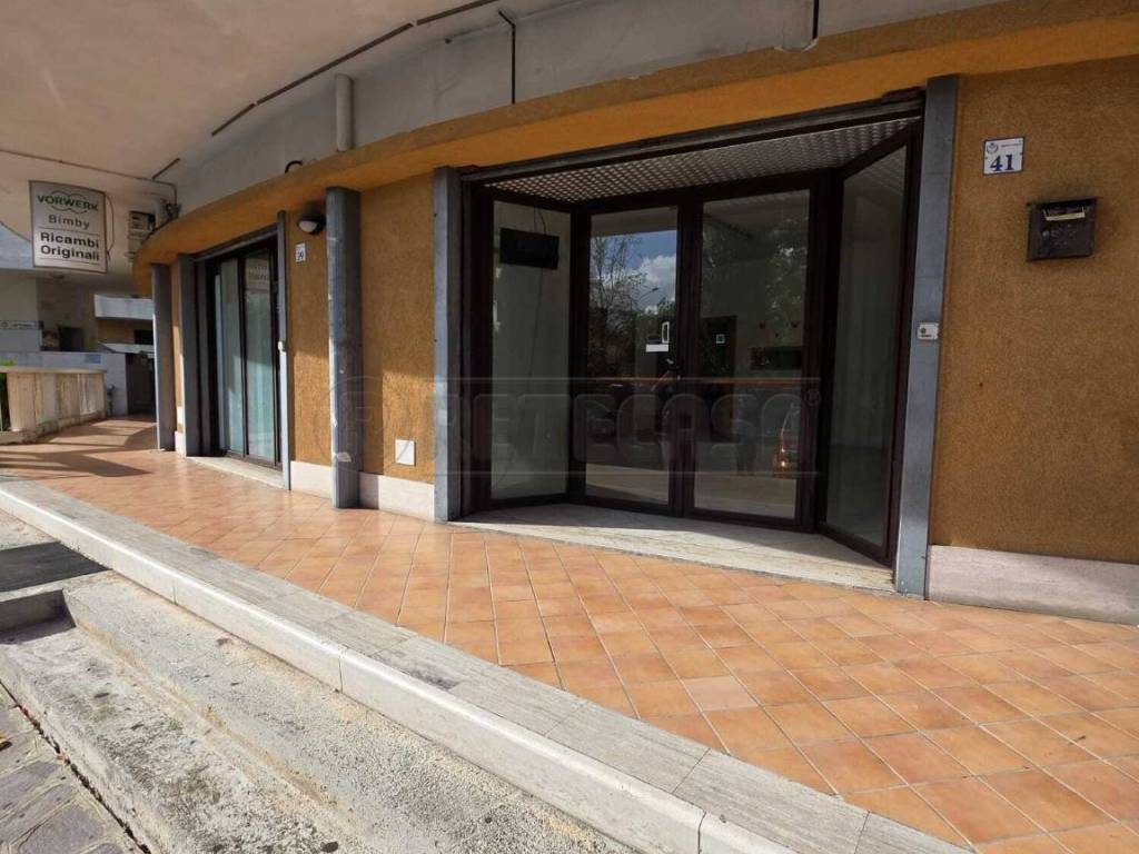 negozio in affitto a Mercato San Severino in zona San Vincenzo